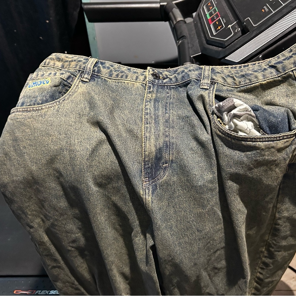 Men's baggy jeans